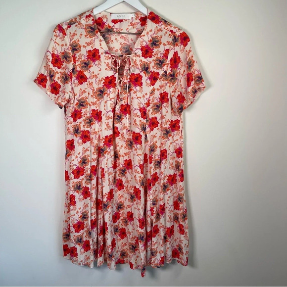 Astr The Label Hibiscus Floral Lace-Up Shift Dress size medium - Picture 2 of 7